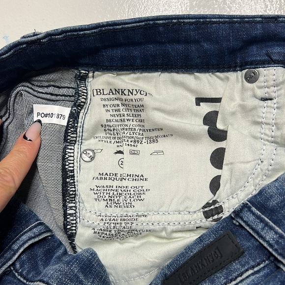 Blank NYC Girlfriend Distressed Beaded Crop Jeans size 27 - Picture 5 of 11